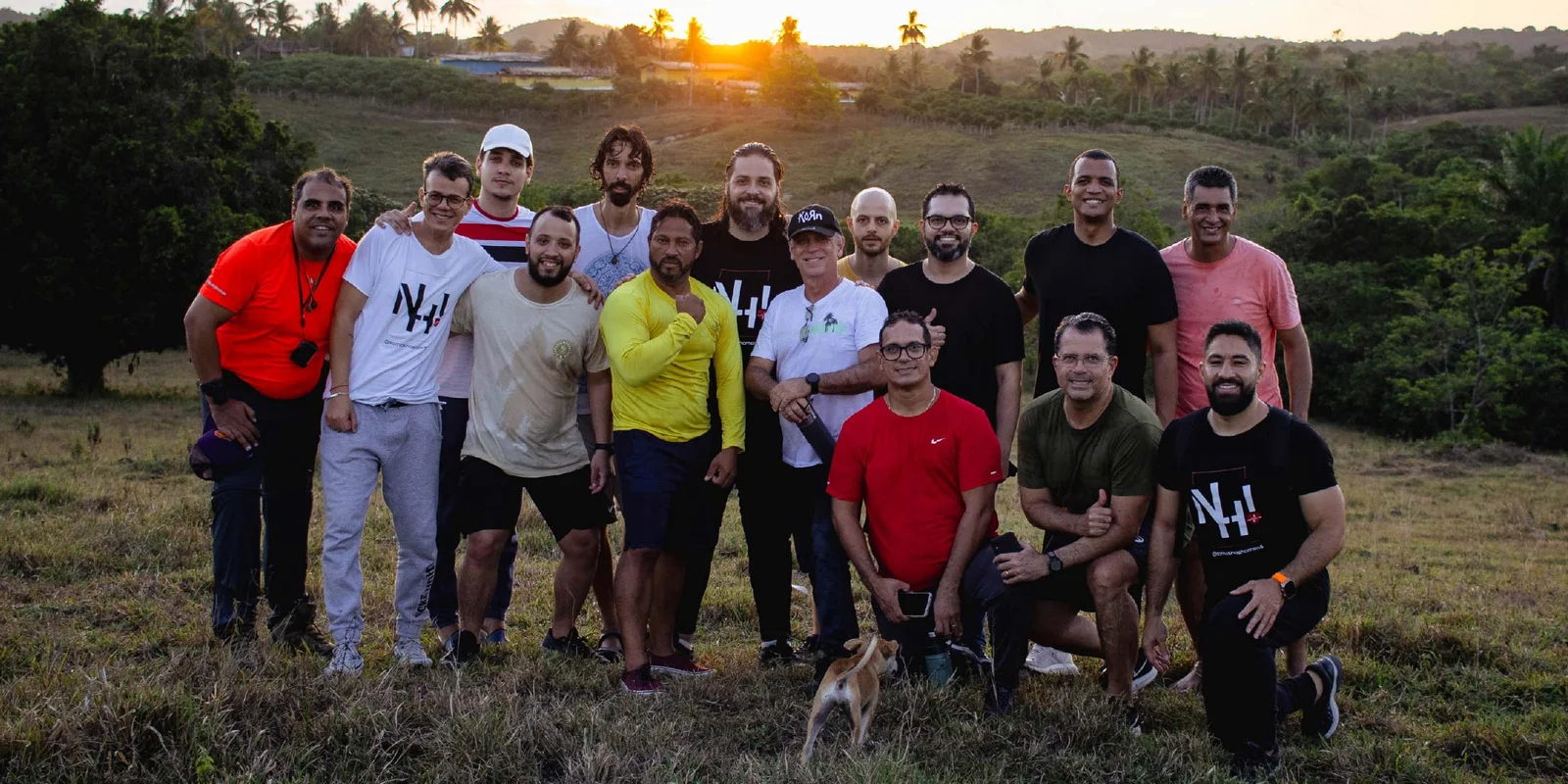Grupo no entardecer